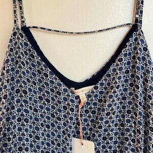 NWT Skies are Blue top small